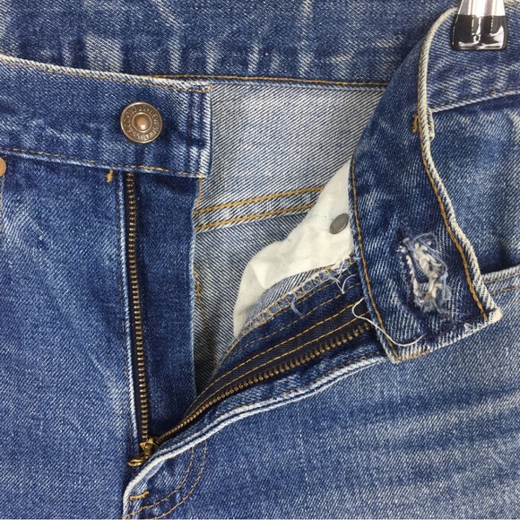 Vintage Levi’s Jeans - Picture 5 of 14